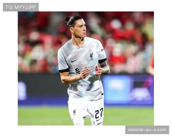 蒂姆·维阿：美国足球新星崭露头角，未来可期！