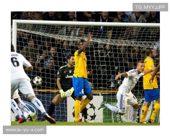 诺伊尔神级扑救立功，欧冠关键夜再现门神本色